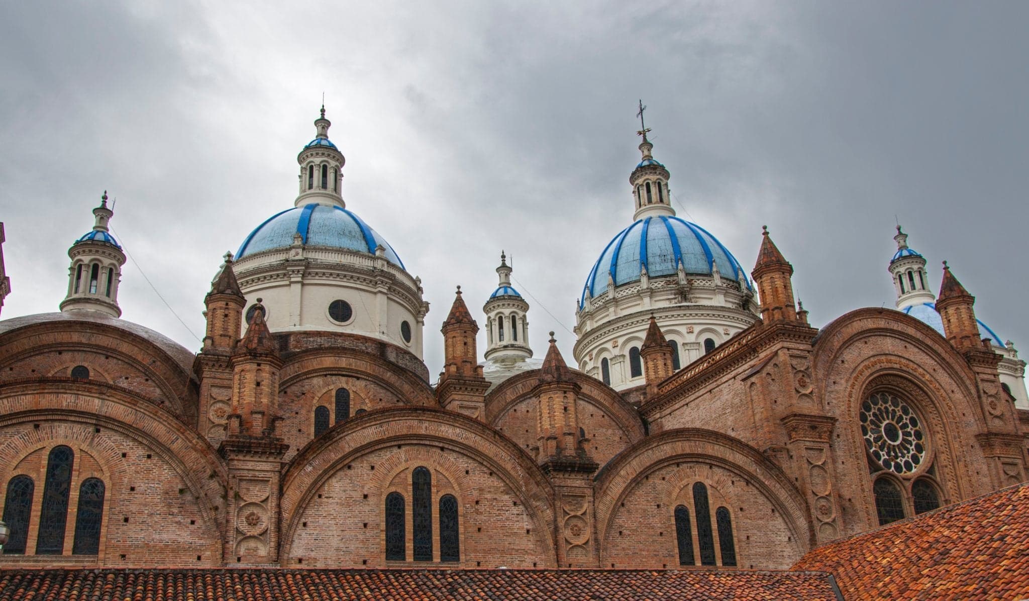 Technology and Investment Drive Booming Sectors in Ecuador