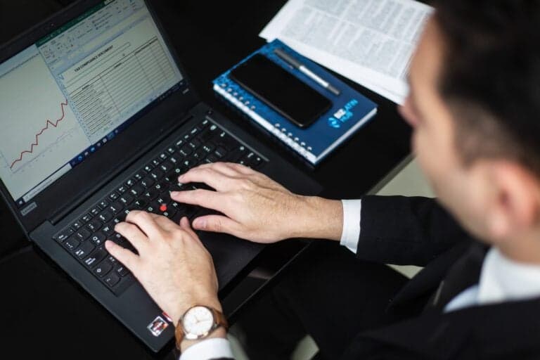 7 Steps for payroll processing in Ecuador