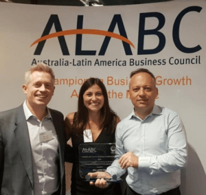 Prêmio de excelência empresarial da ALABC Biz Latin Hub