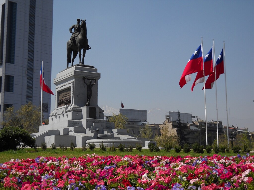 Fotografía de un monumento en Chile para un artículo acerca de eventos en América Latina.
