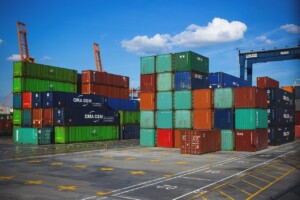 Un puerto de contenedores que apoya el libre comercio entre Australia y China