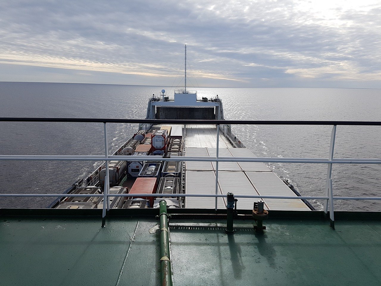 Container ship travelling from Dominican Republic