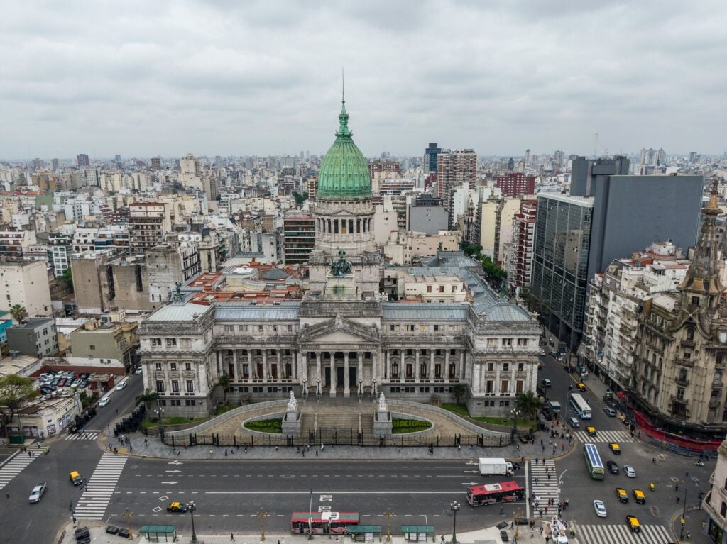 Aerial view of Argentina's congress and Buenos Aires, representing a city where foreign companies can hire a local director in Argentina. 