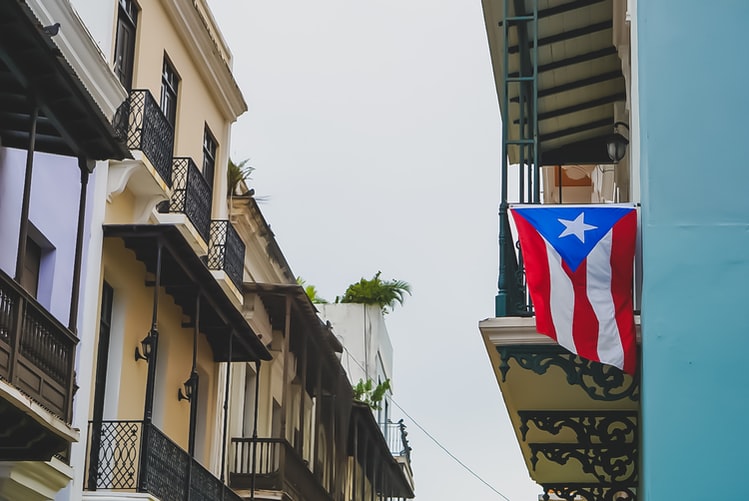 Una foto de Puerto Rico, donde puede interesarle hacer negocios (foto: Tatiana Rodriguez / Unsplash)