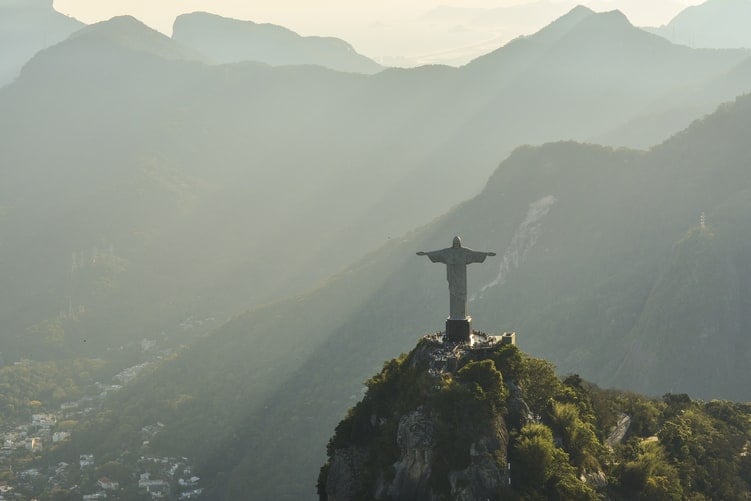 Uma foto do Rio de Janeiro no Brasil, onde a declaração de impostos pode ser complexa