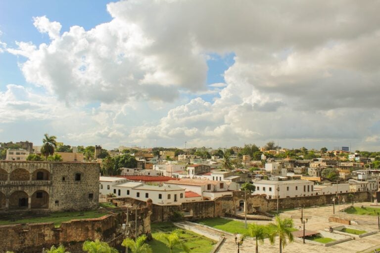 Zona colonial Santo Domingo la capital de la República Dominicana donde la economía está funcionando bien con un PIB récord previsto