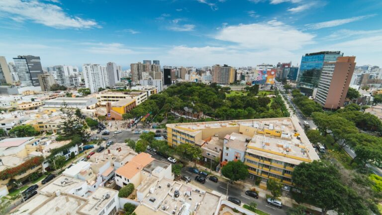 Lima, la capital de Perú, donde tal vez quiera pasar por el registro de marcas
