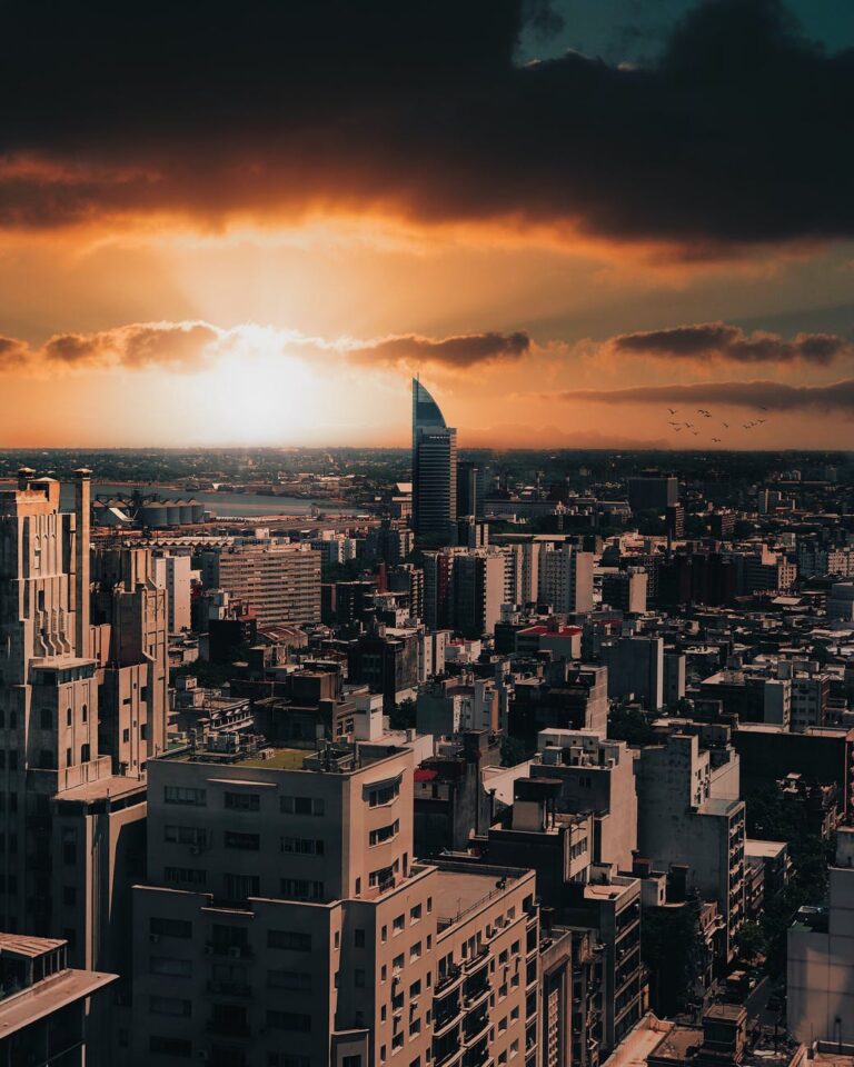 Montevideo, a capital do Uruguai, onde poderá desejar registar uma filial (foto: Alex Brites / Pexels)