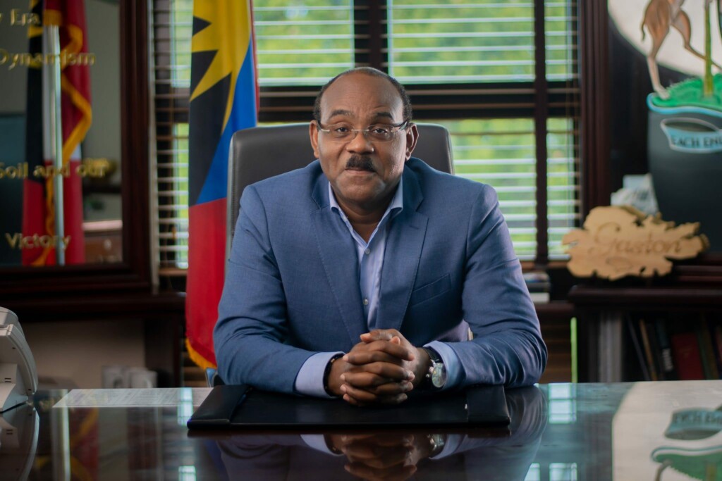 Una foto del Primer Ministro de Antigua y Barbuda, Gaston Browne, para acompañar un artículo sobre los programas de ciudadanía por inversión en el Caribe (fuente: Facebook).