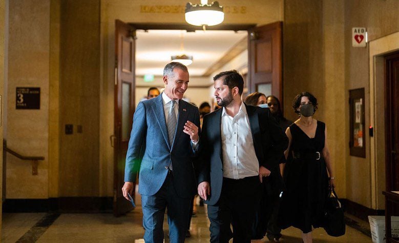 Chilean President Gabriel Boric meets LA Mayor Eric Garcetti (source: Facebook)