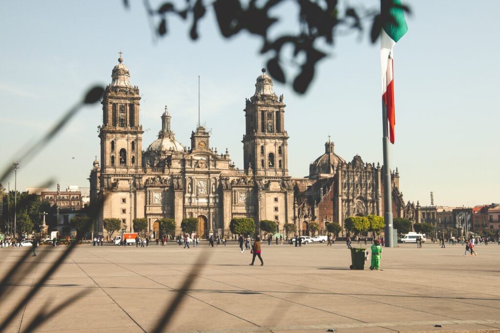 A stock photo of the Metropolitan Cathedral in Mexico City to accompany article on fhinding the best headhunters.